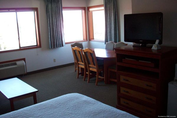 BEND THREE SISTERS INN (Bend)